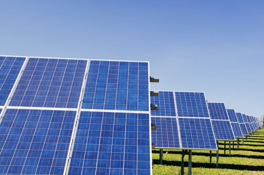 5 Easy Ways to Make Your Own Solar Panels and Reduce Your Carbon Footprint